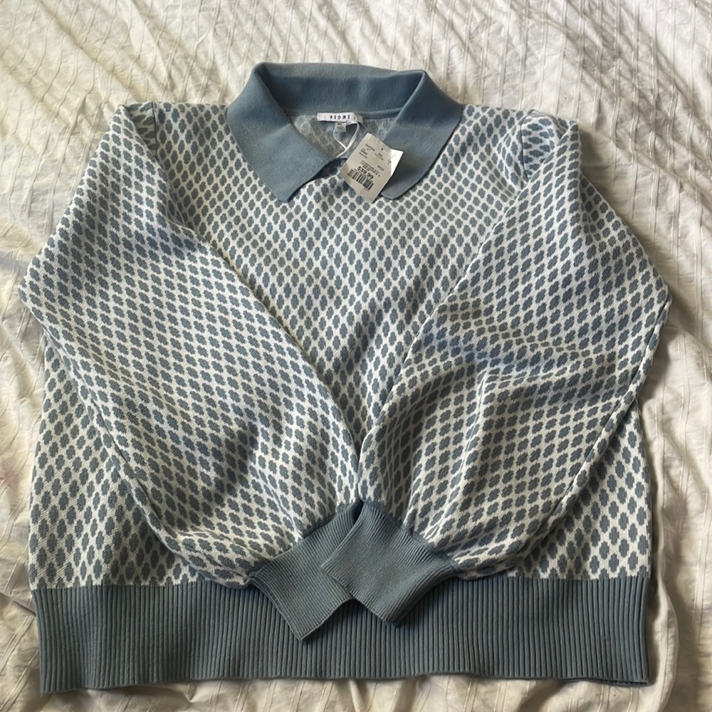 blue and white patterned sweater! *WITH TAGS!*